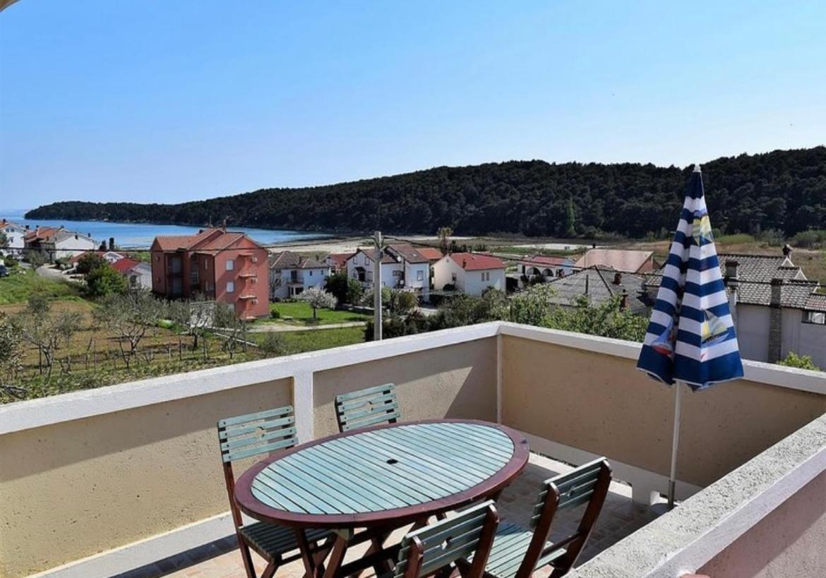 Apartment Eufemija-Rab Kampor Esterno foto